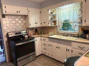 35 W Raymond Avenue, Roosevelt NY 11575
