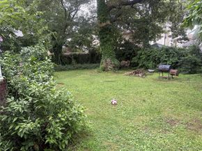 35 W Raymond Avenue, Roosevelt NY 11575