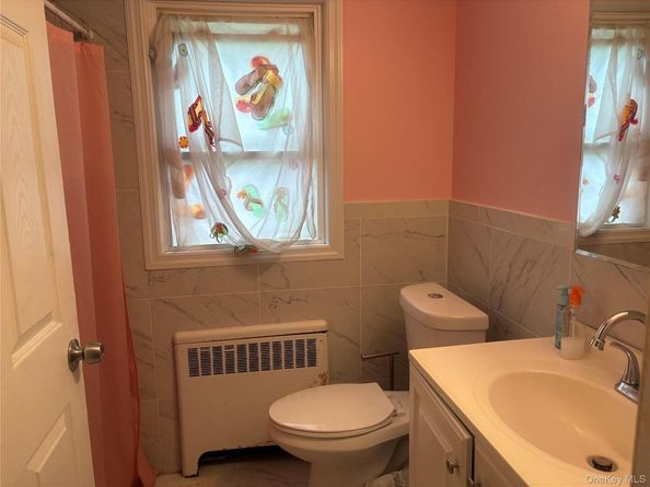 35 W Raymond Avenue, Roosevelt NY 11575