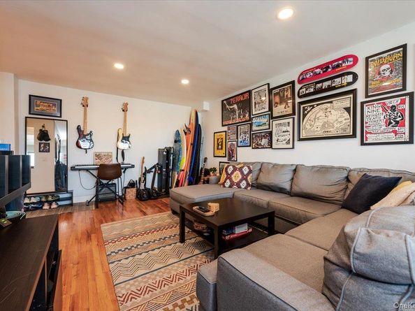 1 Broadway E 7O, Long Beach NY 11561