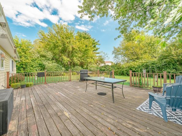 16 Malcolm Street, Bellport NY 11713