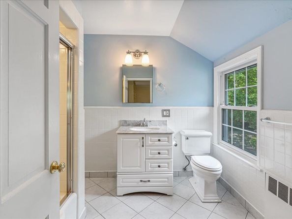 9 Cherry Lane, Glen Head NY 11545