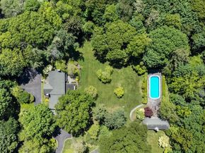 9 Cherry Lane, Glen Head NY 11545