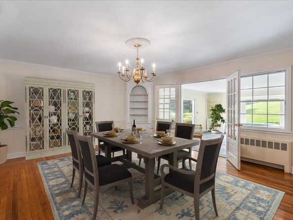 9 Cherry Lane, Glen Head NY 11545