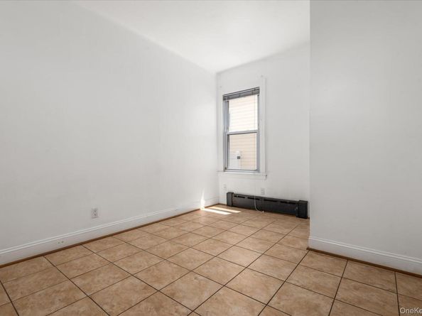 7844 86th Street, Glendale NY 11385