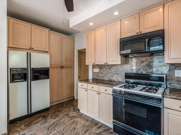 7844 86th Street, Glendale NY 11385