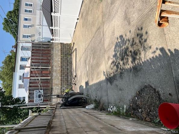 10211 85th Avenue, Richmond Hill NY 11418