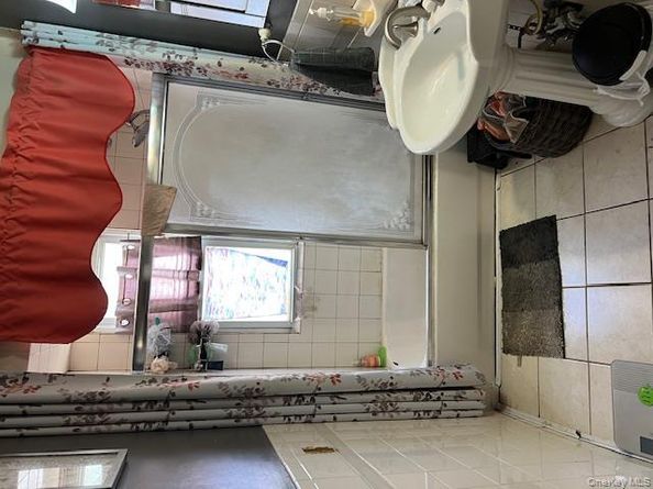 10211 85th Avenue, Richmond Hill NY 11418