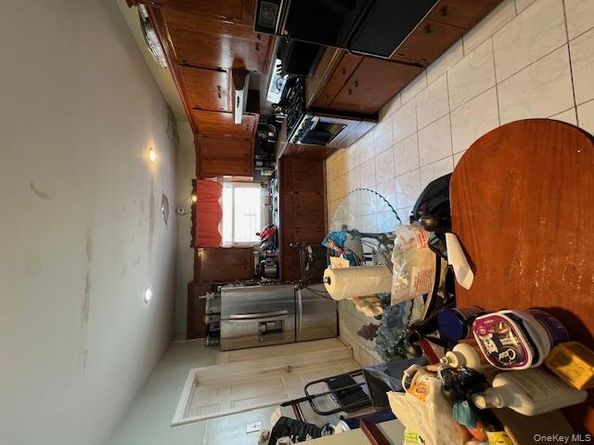 10211 85th Avenue, Richmond Hill NY 11418