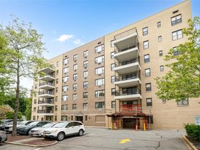 25 Stewart Place 514, Mount Kisco NY 10549