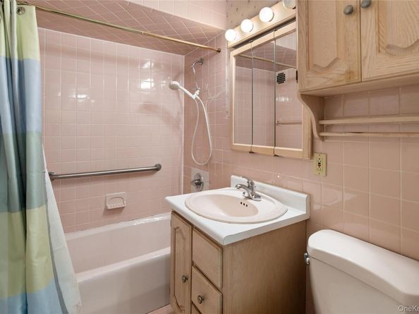 25 Stewart Place 514, Mount Kisco NY 10549