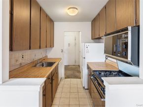 25 Stewart Place 514, Mount Kisco NY 10549