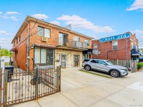 7511 164th St, Fresh Meadows NY 11366