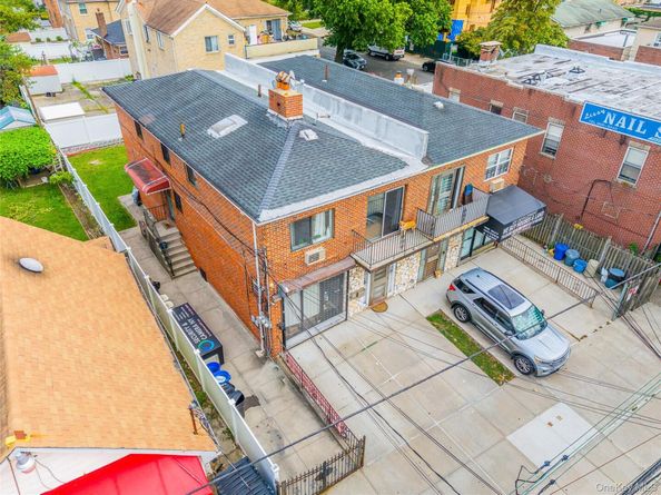 7511 164th St, Fresh Meadows NY 11366