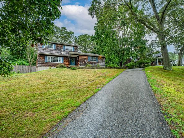 10 Valentine Road, Shoreham NY 11786