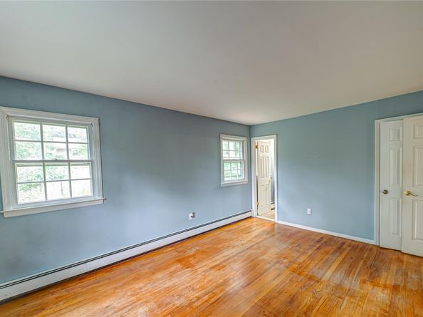 10 Valentine Road, Shoreham NY 11786