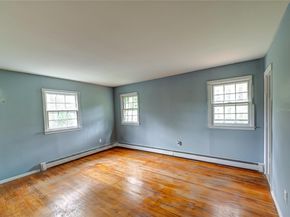 10 Valentine Road, Shoreham NY 11786