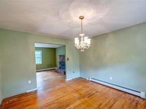 10 Valentine Road, Shoreham NY 11786
