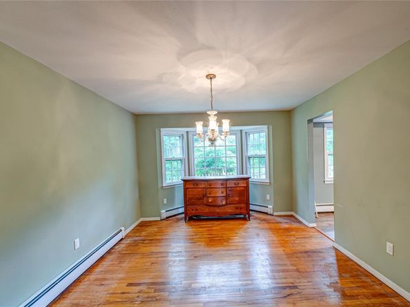 10 Valentine Road, Shoreham NY 11786