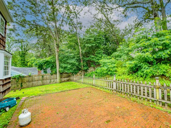 10 Valentine Road, Shoreham NY 11786