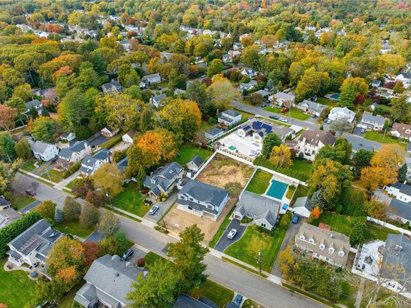 12 School House Lane, Syosset NY 11791