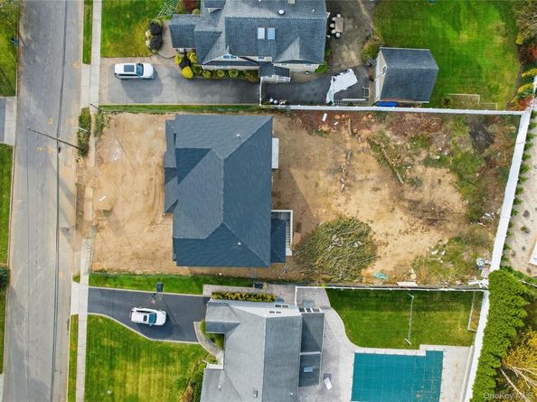 12 School House Lane, Syosset NY 11791