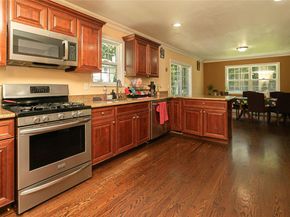 5 Ormond Place, Mastic NY 11950