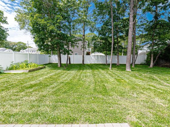 5 Ormond Place, Mastic NY 11950