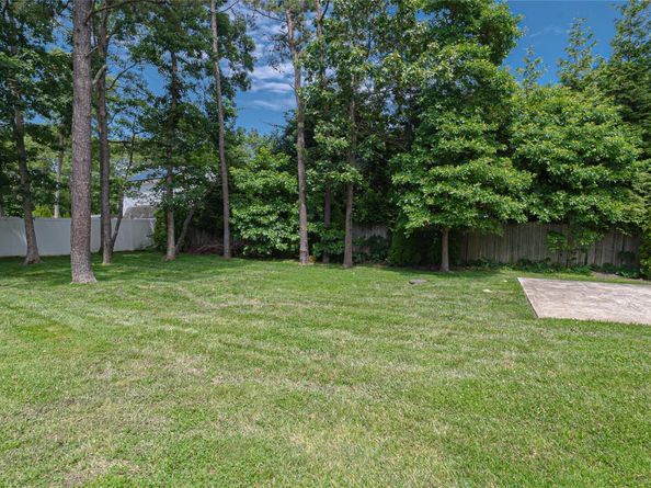 5 Ormond Place, Mastic NY 11950