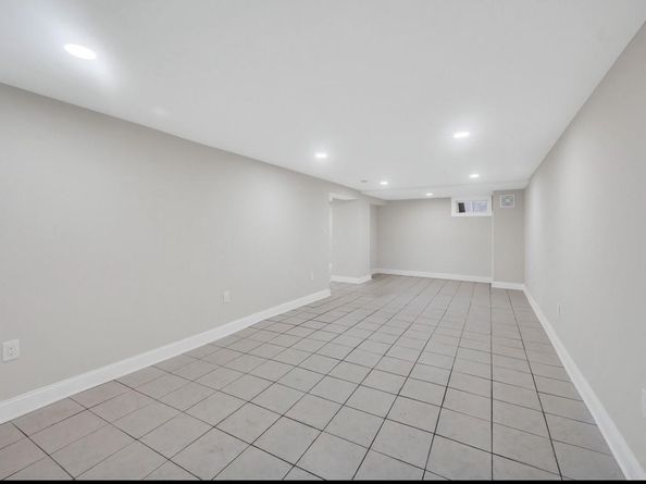 17 Banbury Court, Amityville NY 11701