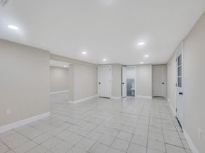 17 Banbury Court, Amityville NY 11701