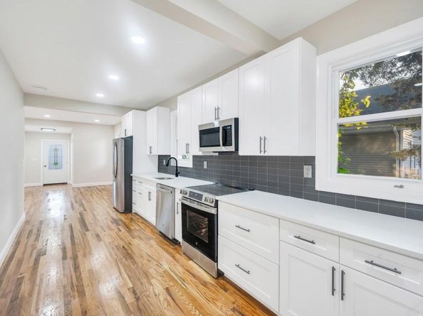 17 Banbury Court, Amityville NY 11701
