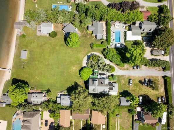 46 Rampasture Road 3, Hampton Bays NY 11946