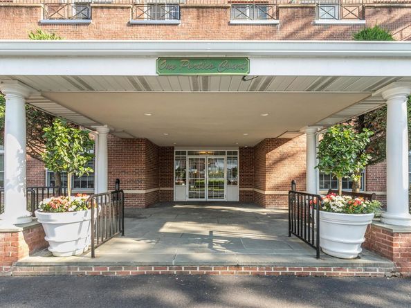 1 Portico Court 200, Great Neck NY 11021