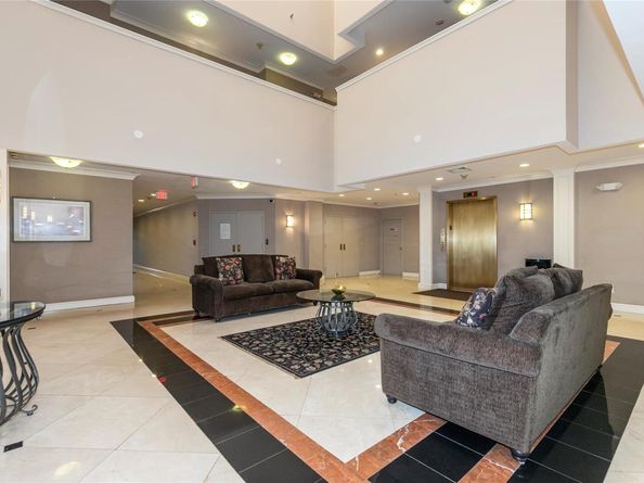 1 Portico Court 200, Great Neck NY 11021