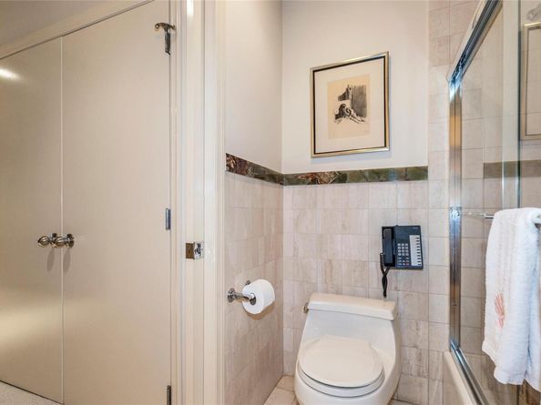1 Portico Court 200, Great Neck NY 11021