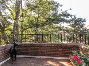 1 Portico Court 200, Great Neck NY 11021