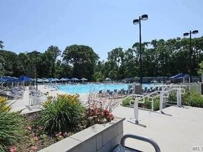 1 Portico Court 200, Great Neck NY 11021