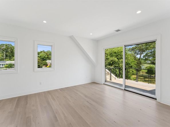 135 South Road, Westhampton NY 11977