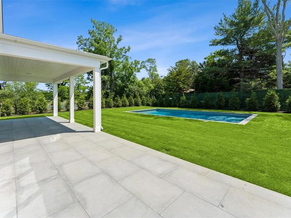 135 South Road, Westhampton NY 11977