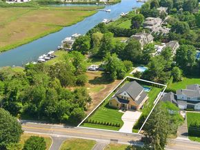 135 South Road, Westhampton NY 11977