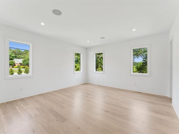 135 South Road, Westhampton NY 11977