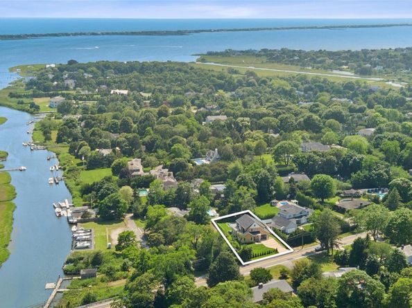 135 South Road, Westhampton NY 11977