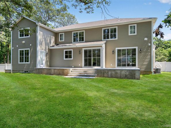 654 Caledonia Road, Dix Hills NY 11746