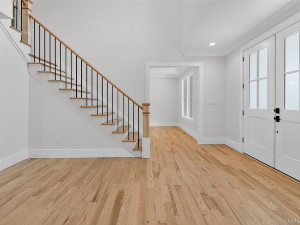 654 Caledonia Road, Dix Hills NY 11746
