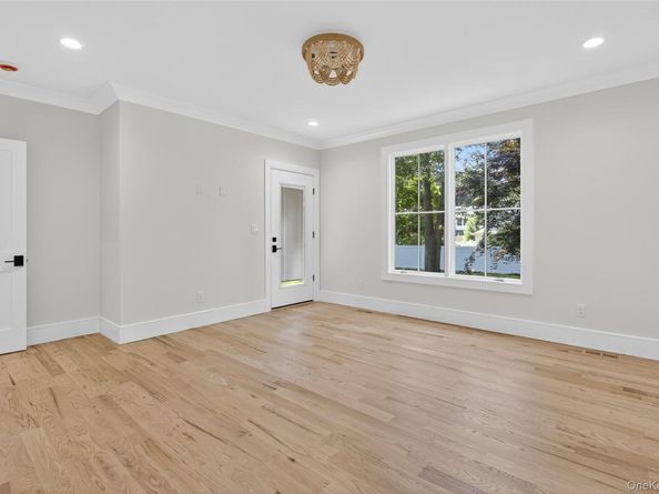 654 Caledonia Road, Dix Hills NY 11746