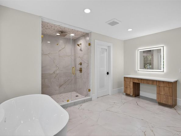 654 Caledonia Road, Dix Hills NY 11746