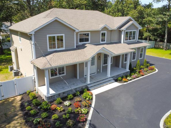 654 Caledonia Road, Dix Hills NY 11746