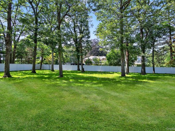 654 Caledonia Road, Dix Hills NY 11746