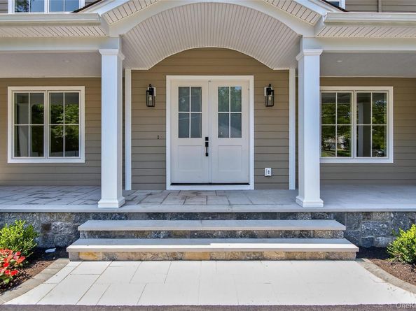654 Caledonia Road, Dix Hills NY 11746